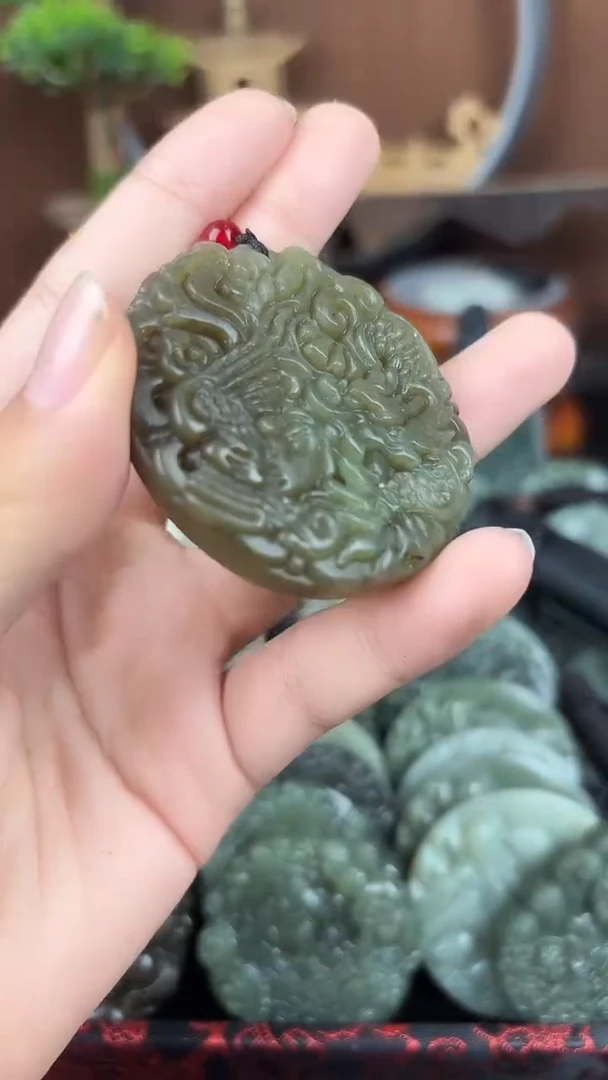 和田玉未镶嵌颈饰1