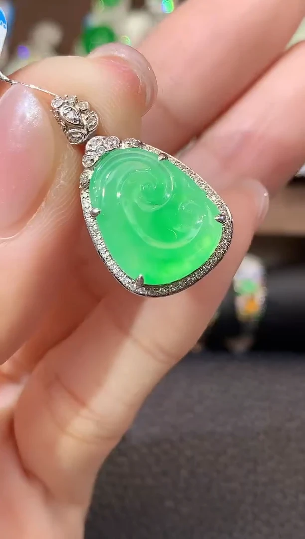 吊坠(不含链)18K金镶嵌翡翠A47