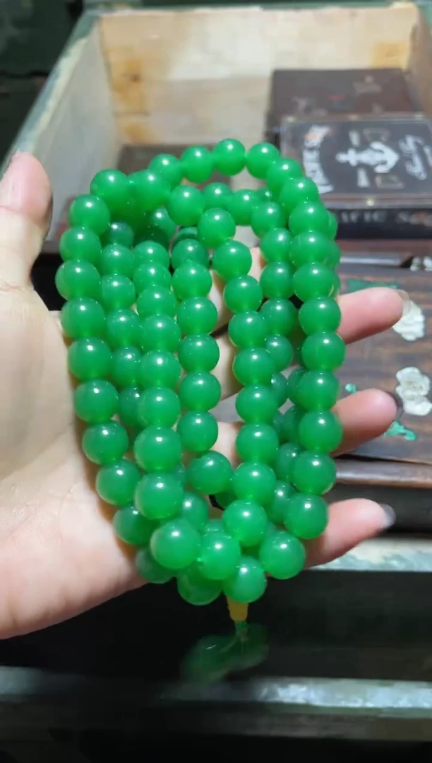 【闪购商品】绿项链1件卡1.2