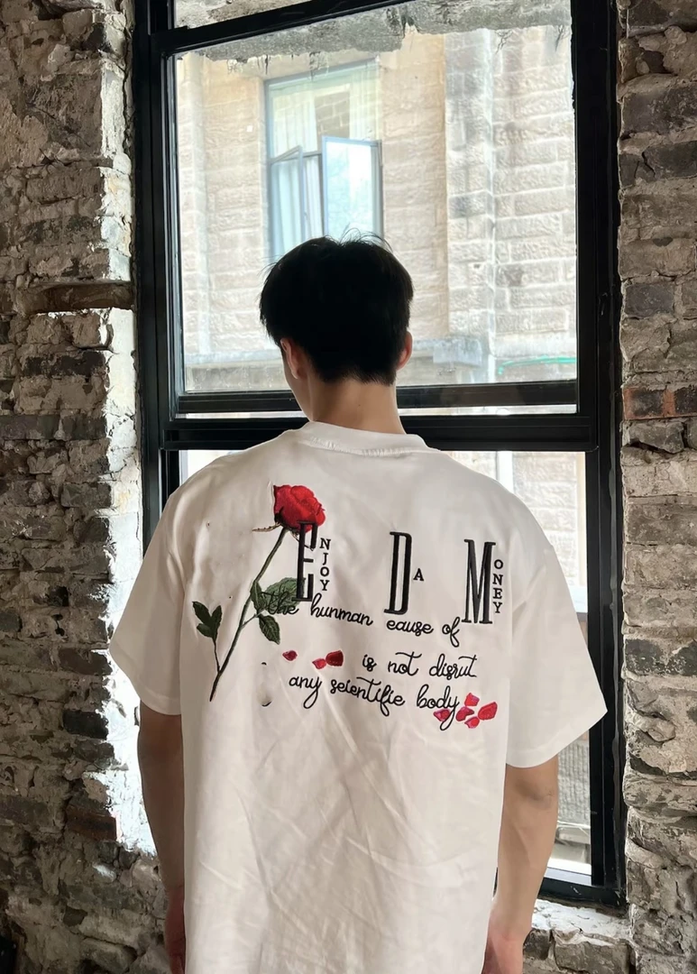 侯明昊同款！某保169！销量7万！ME玫瑰刺绣短袖