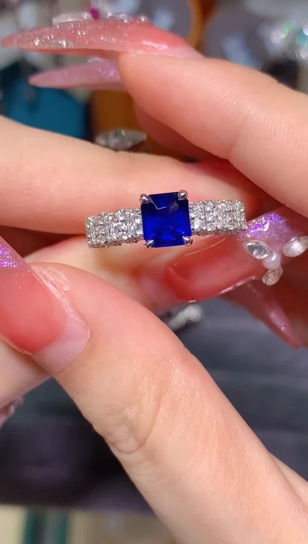 戒指蓝宝石18K金镶嵌1.59CT