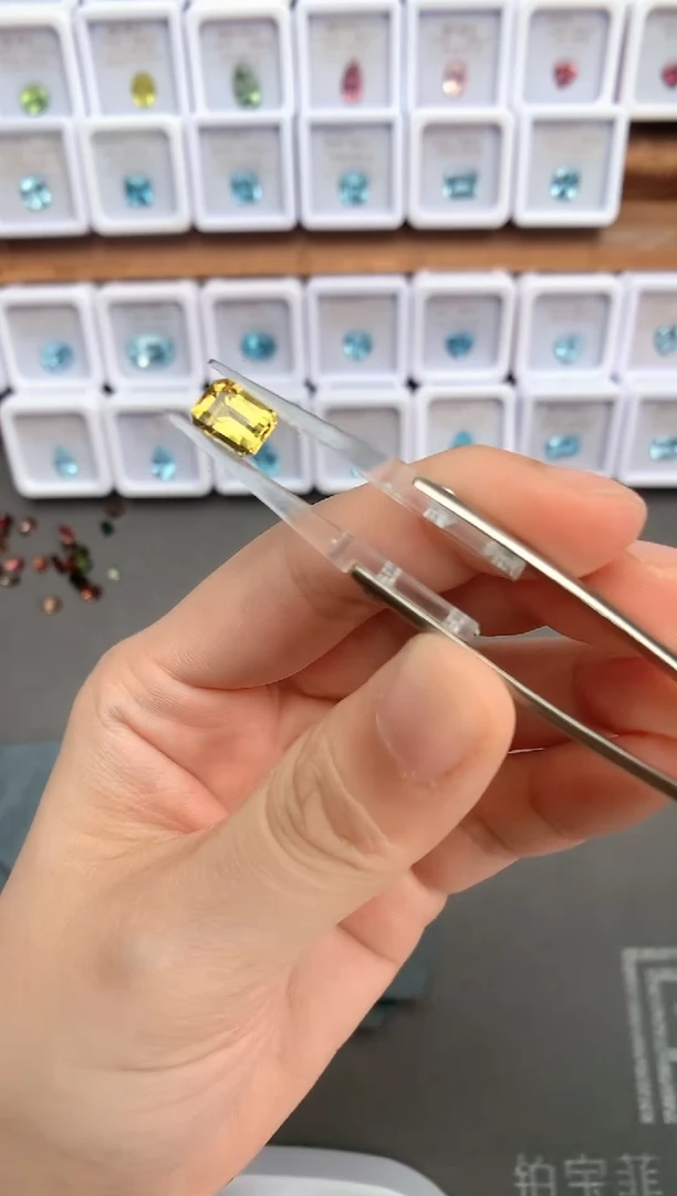 未镶嵌裸石定制绿柱石1.55ct