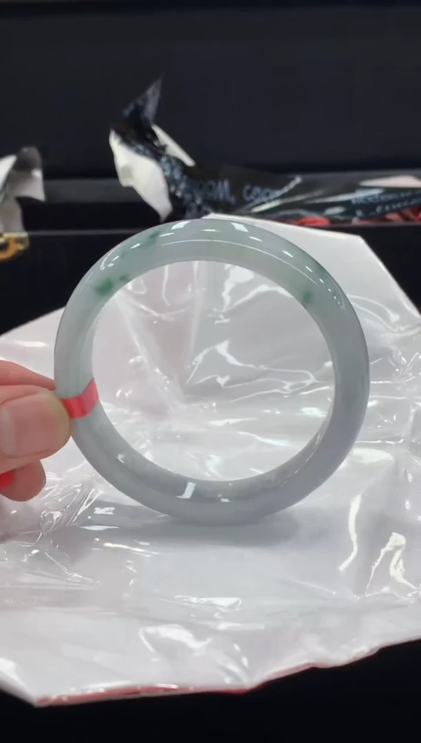 未镶嵌手镯翡翠手镯