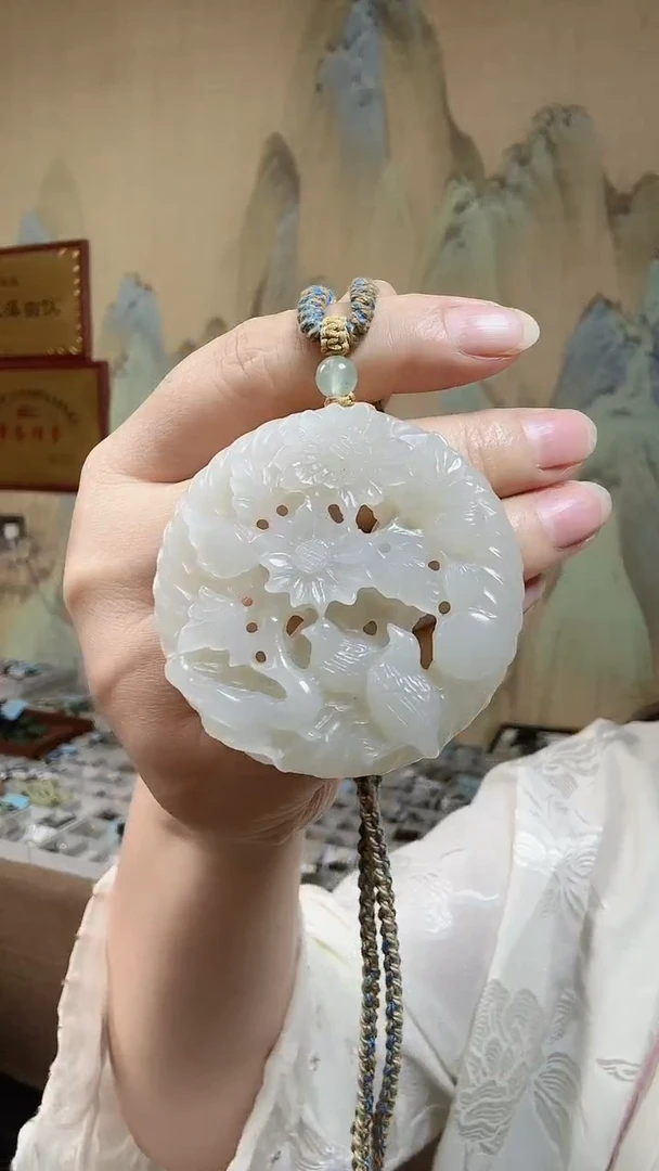 和田玉未镶嵌颈饰·