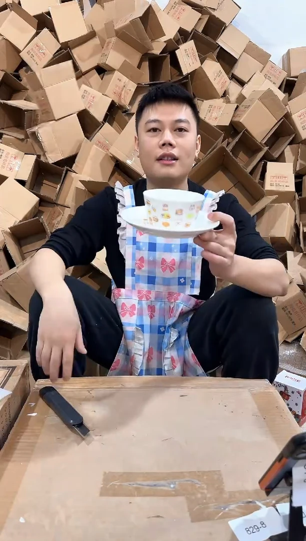 瓷片轻松熊一碗一碟