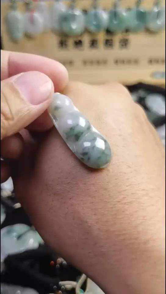 颈饰未镶嵌翡翠翡翠A货