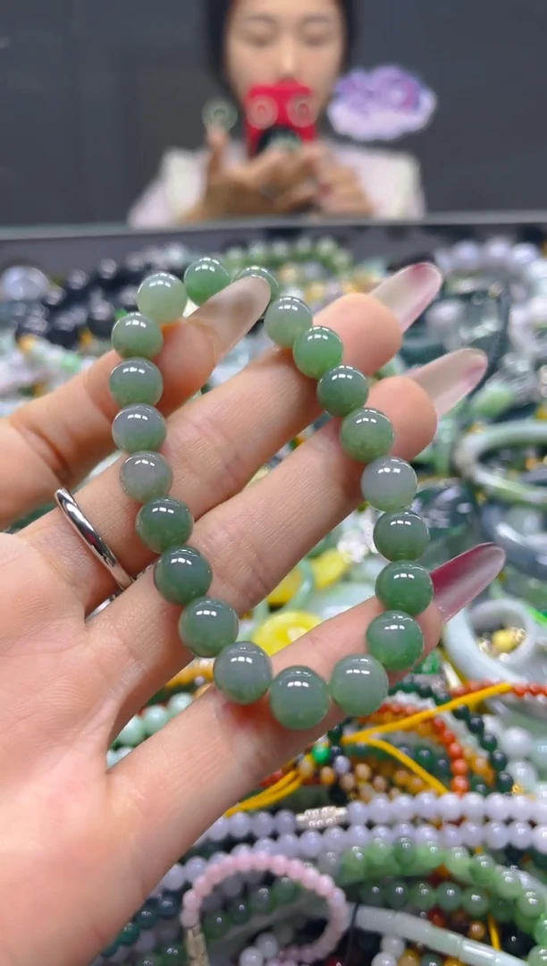 颈饰未镶嵌翡翠8MM/S/翡翠A货，一件也是批发价