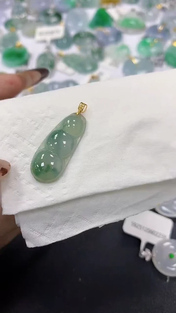 颈饰18K金镶嵌翡翠a货假一赔三支持复检百元上9元证书费自理