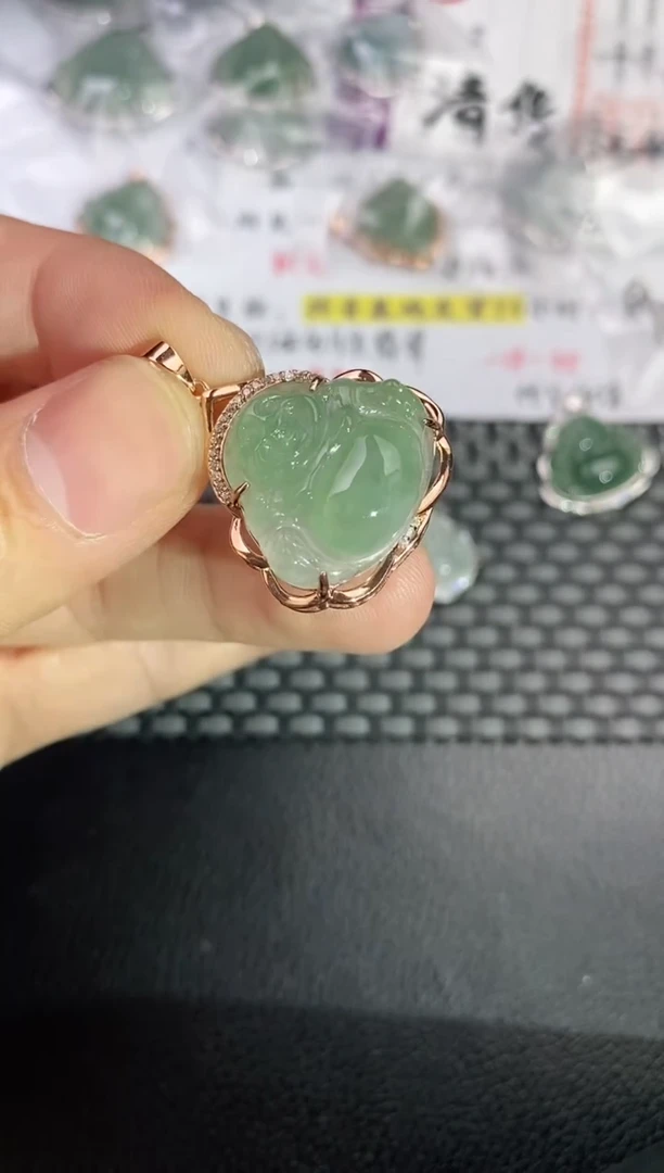翡翠银S925镶嵌颈饰阿****姐·