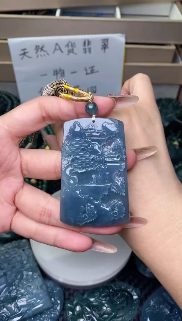 翡翠未镶嵌颈饰