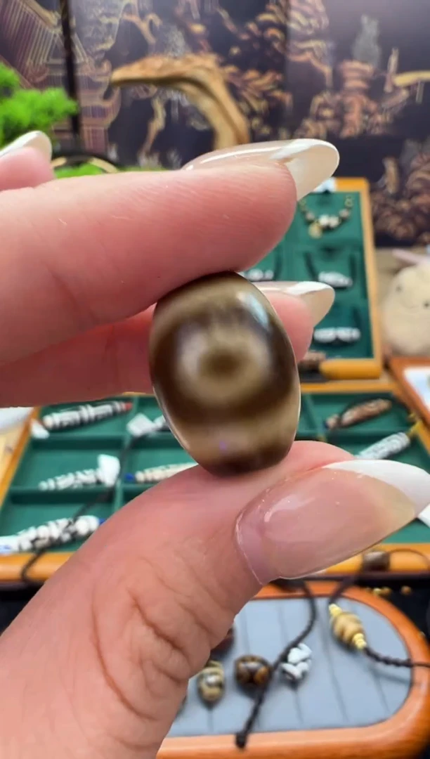 合金颈饰玛瑙/玉髓（覆膜）悟*空80.（微瑕）