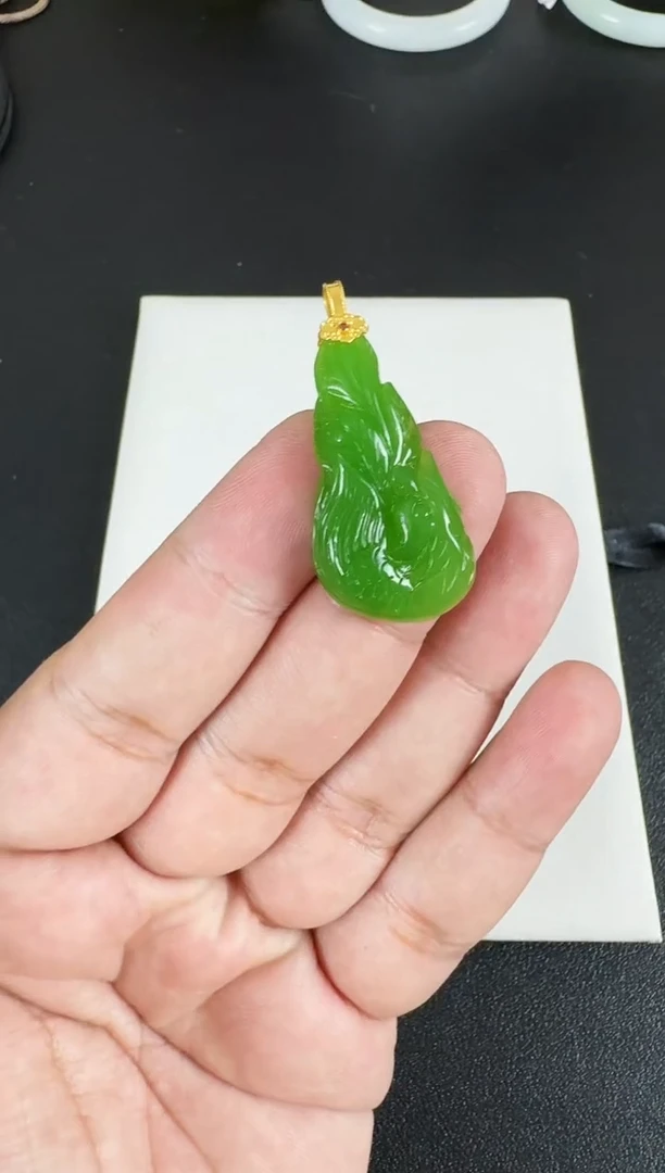 和田玉（碧玉）18K金镶嵌颈饰苹果绿凤凰如意