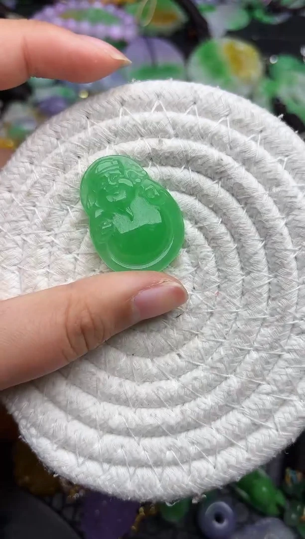 颈饰未镶嵌翡翠缅甸翡翠吊坠