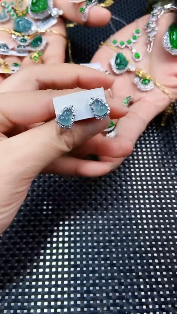 【闪购商品】翡翠耳饰未镶嵌11111111