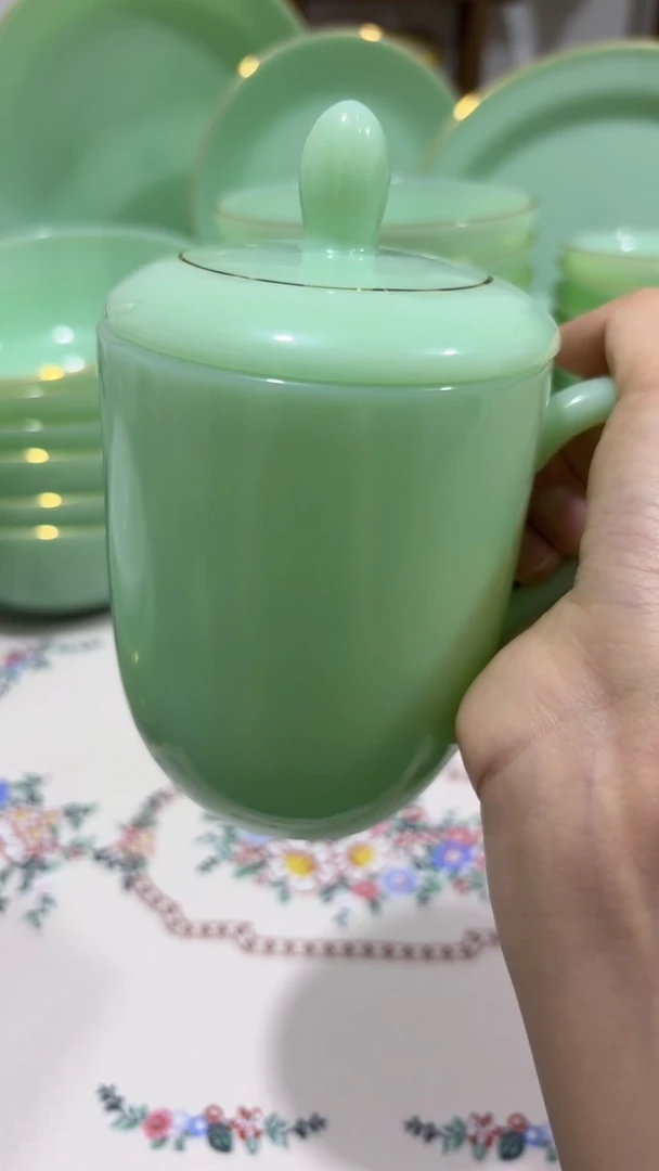 ·带盖子办公茶杯2个玉瓷