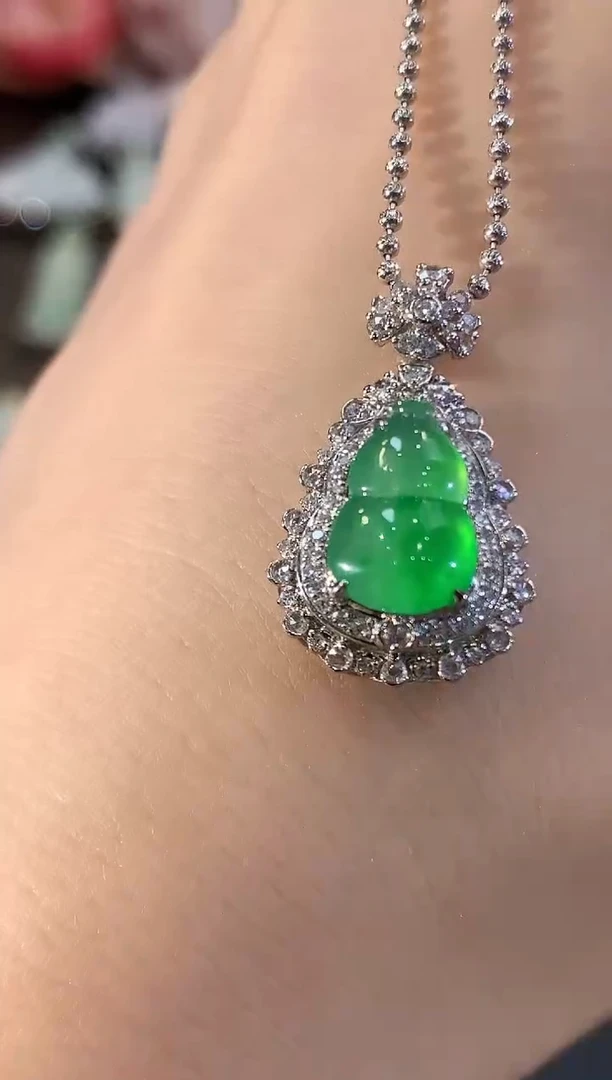 吊坠(不含链)18K金镶嵌翡翠B226