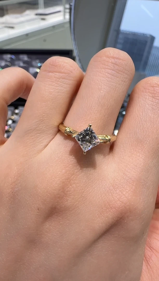 【闪购商品】实验室培育钻石18K金镶嵌戒指一克拉公主方15#