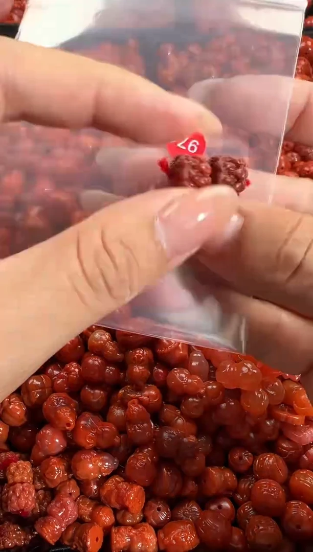 颈饰未镶嵌南红玛瑙1