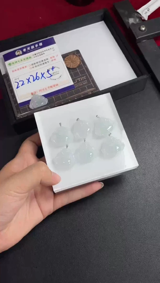 【闪购商品】翡翠挂件18K金镶嵌佛公FL13配绳/多样性发其一CP