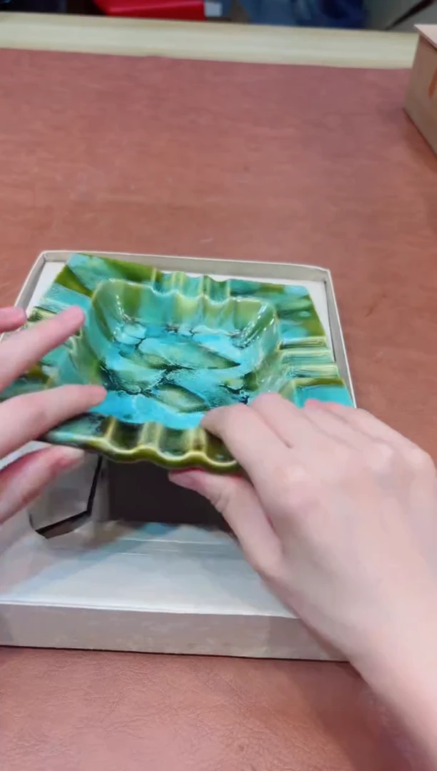 小狐狸海外瓷器哇哇哇
