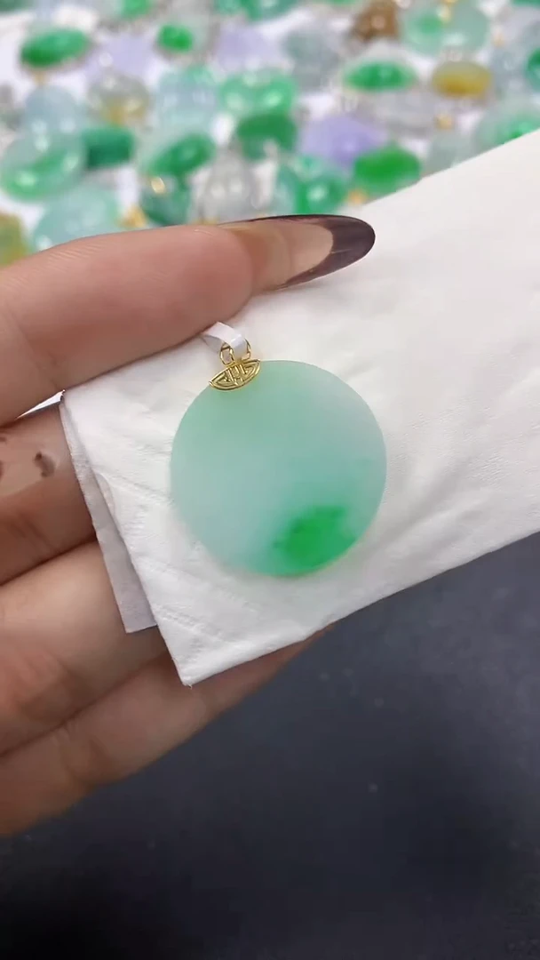 颈饰18K金镶嵌翡翠a货假一赔三支持复检百元上9元证书费自理