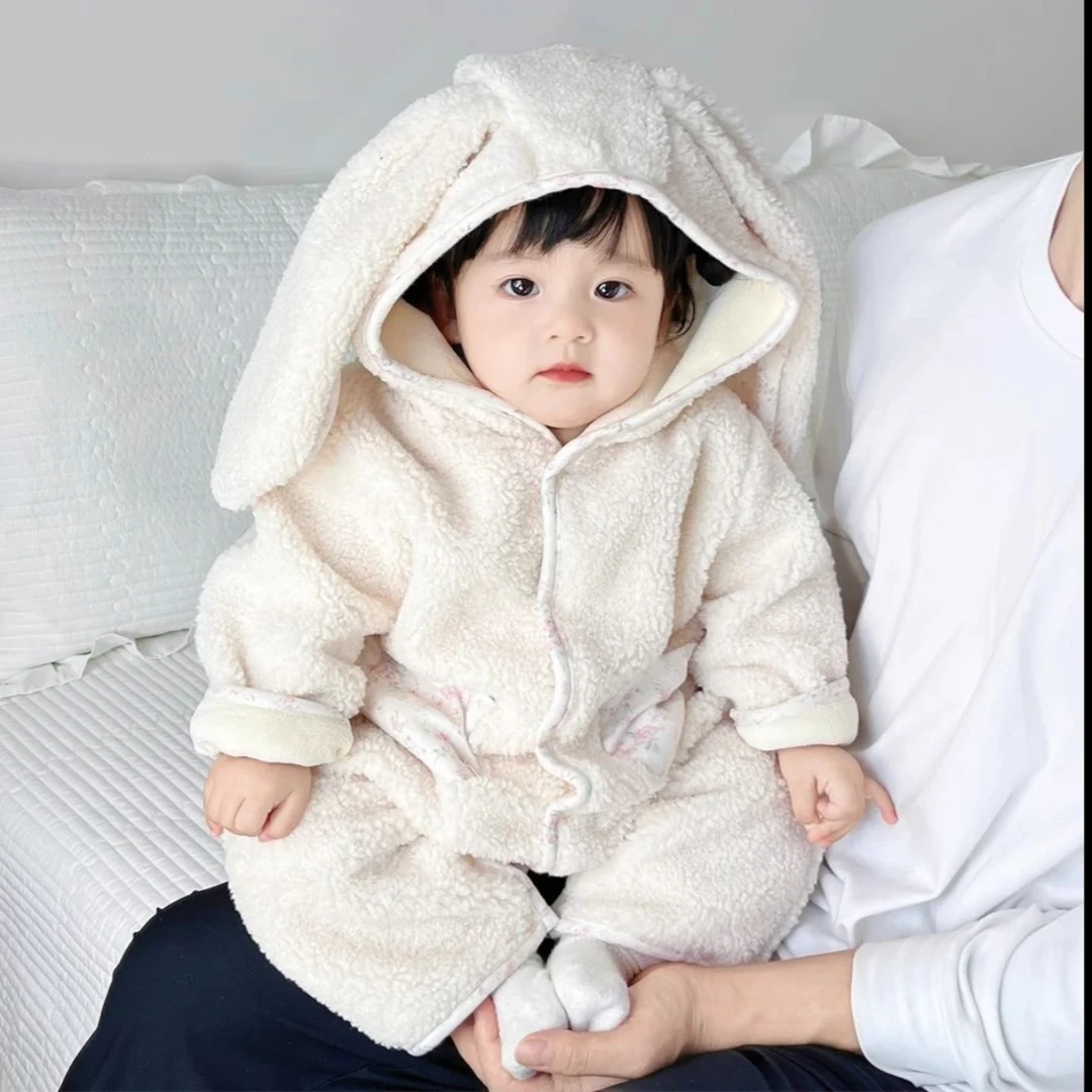 冬季婴儿衣服长耳兔可爱超萌连帽爬服哈衣女宝卡通