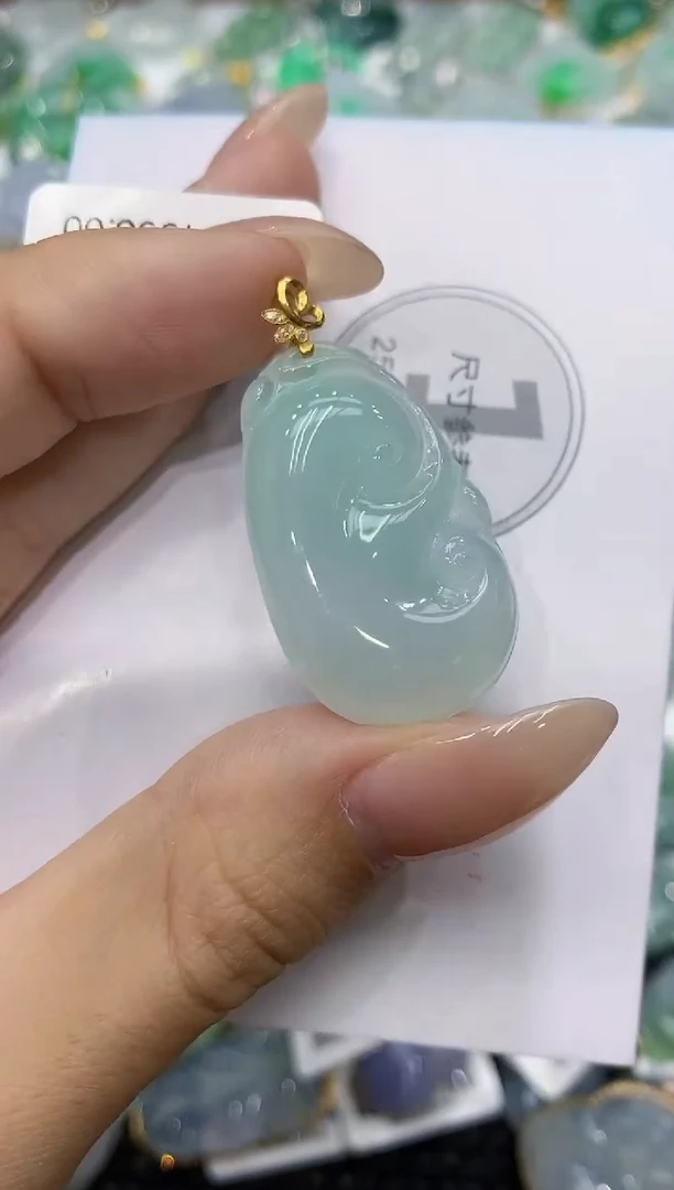 颈饰18K金镶嵌翡翠111111111111