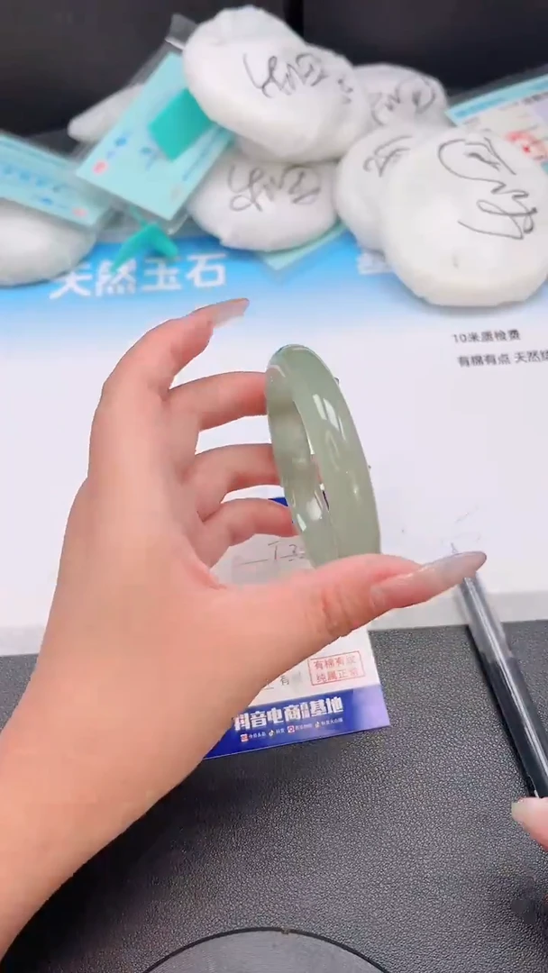 未镶嵌手镯石英质玉24T82-56