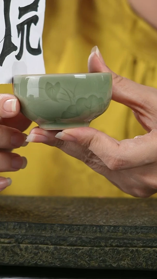 1米荷花杯龙泉青瓷开播福利
