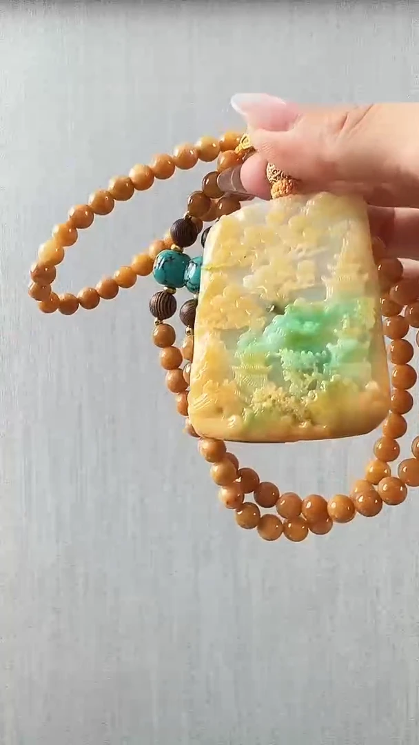 翡翠未镶嵌颈饰山水