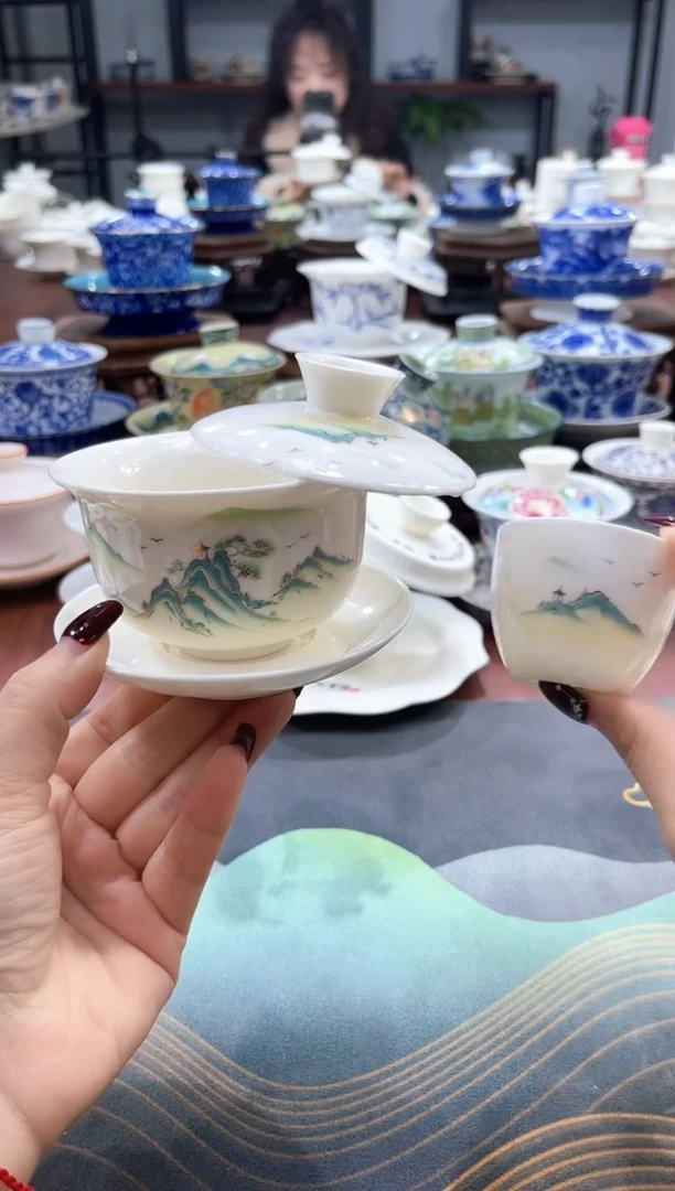 【闪购商品】小号元宝绿山水盖碗+2杯