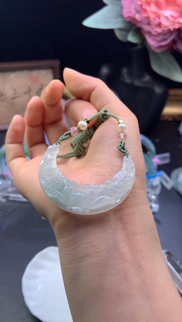 未镶嵌挂件翡翠玉璜