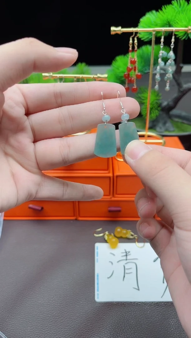 翡翠银S925镶嵌耳饰翡翠无事牌