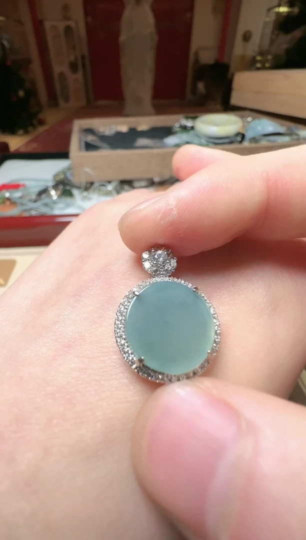 【闪购商品】翡翠吊坠(不含链)未镶嵌翡翠