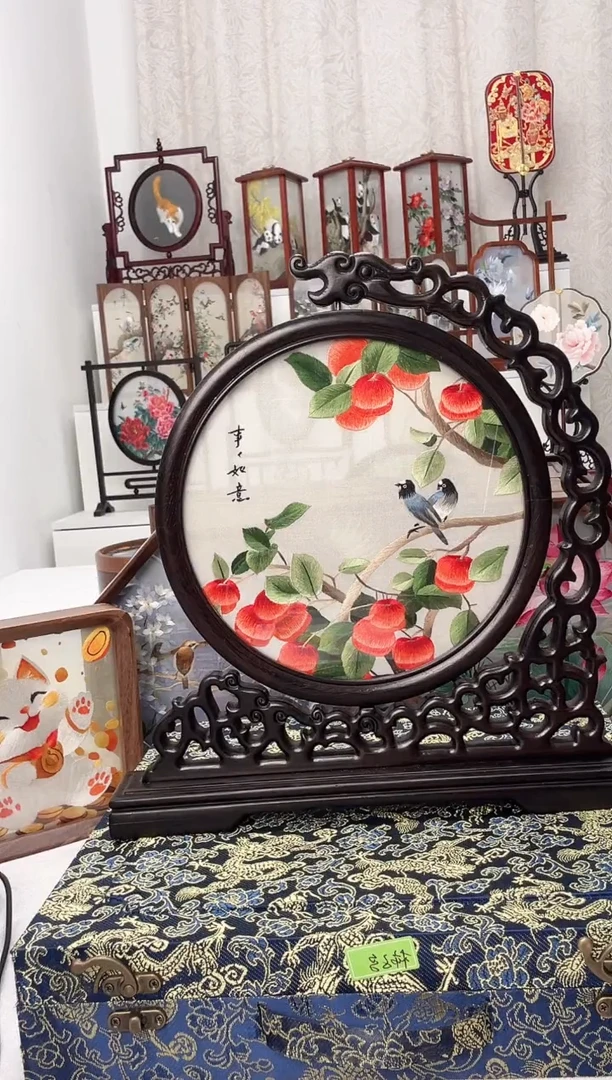 扇子苏绣作品手工摆台