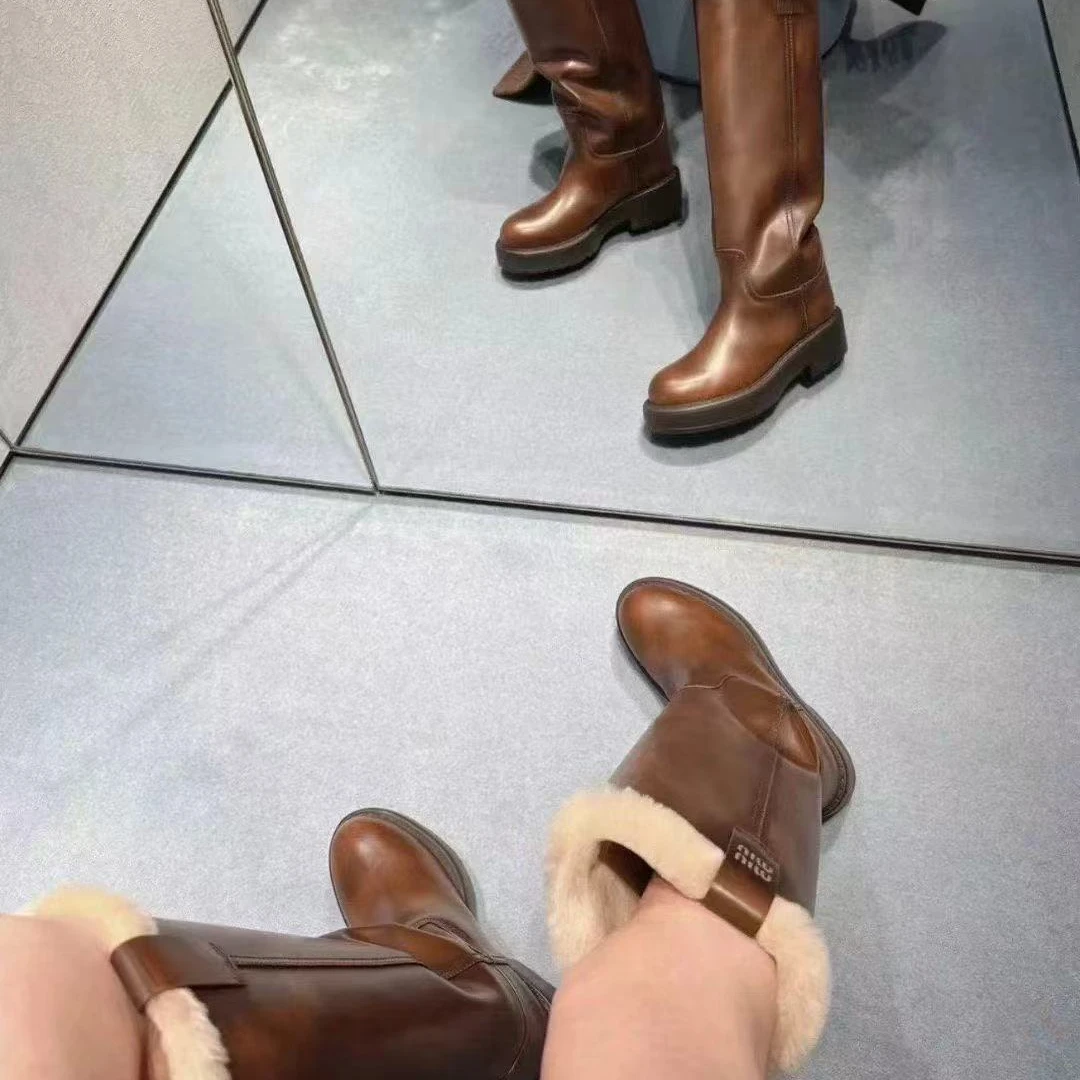 未使用 Prada/普拉达 /六六/女款棕色毛绒高筒靴