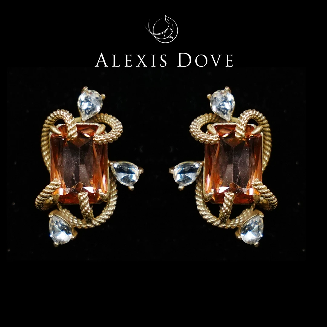 铜合金合成锆石耳饰 复古重工缠绕方糖耳钉