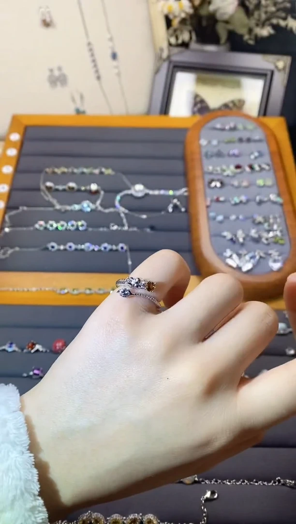 【闪购商品】水晶手链银S925镶嵌A45