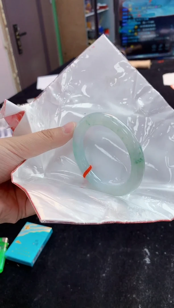 翡翠手镯未镶嵌2天然翡翠默认有瑕完美主义者勿拍