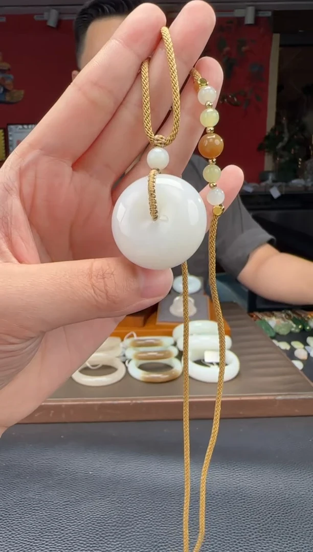 和田玉未镶嵌颈饰白玉平安扣