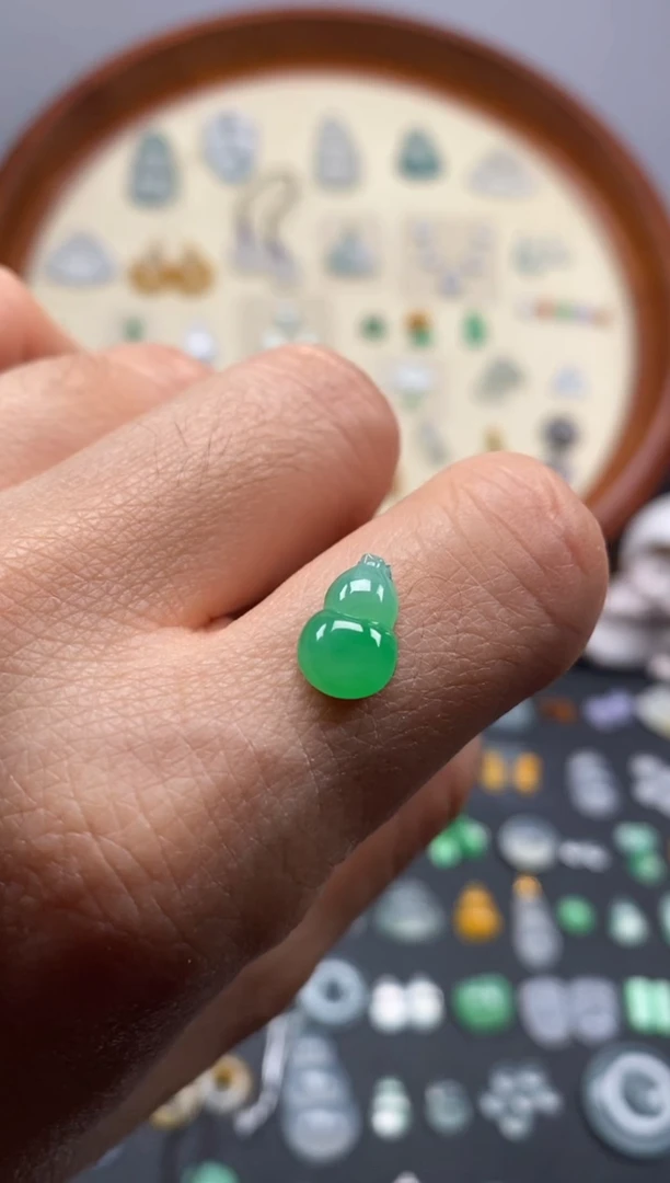 颈饰未镶嵌翡翠果緑葫芦/芬