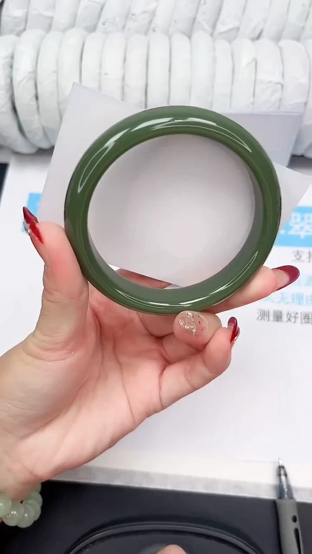 未镶嵌手镯石英质玉78-63.3DB