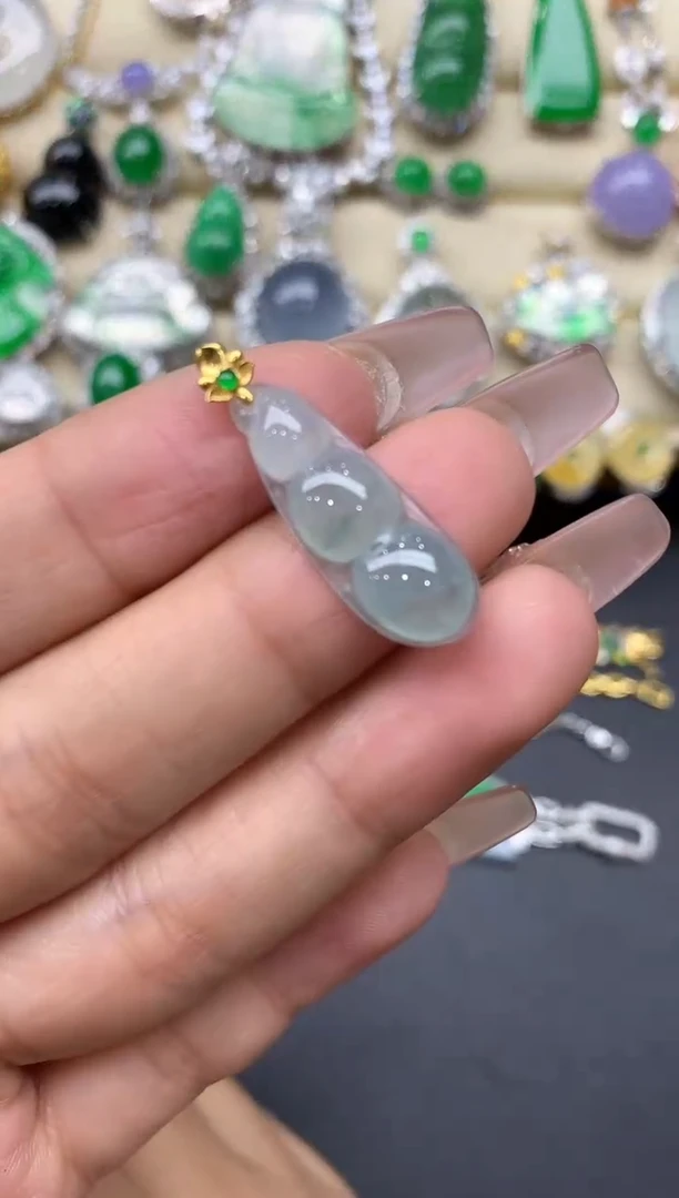 颈饰18K金镶嵌翡翠63-中国好珍宝