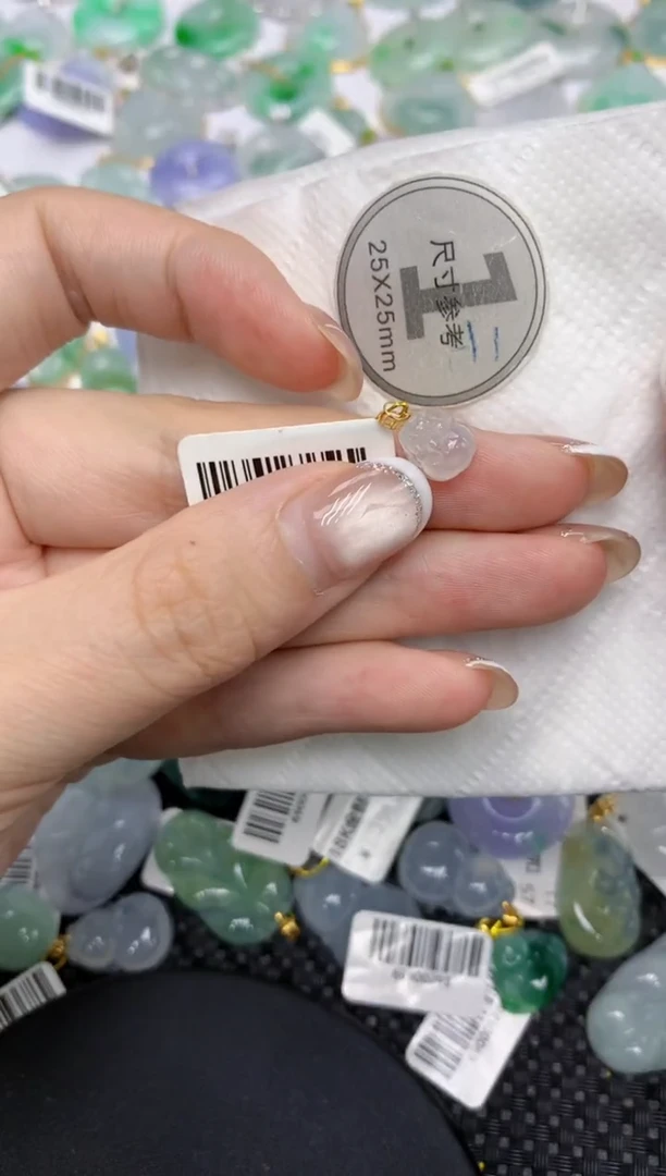 颈饰18K金镶嵌翡翠111111111