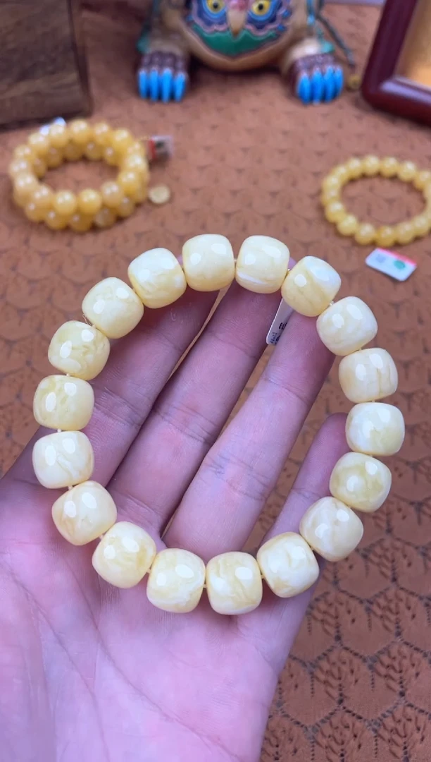 未镶嵌蜜蜡裸石WML8925多样性发其中一件