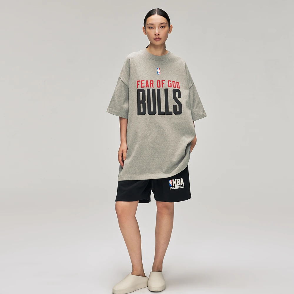 ESSENTIALS FEAR OF GOD 2025 Fall NBA BULLS联名90'S短袖T恤