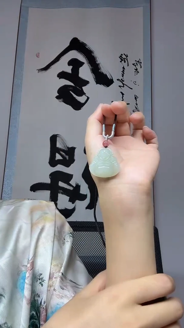 颈饰未镶嵌和田玉佛公