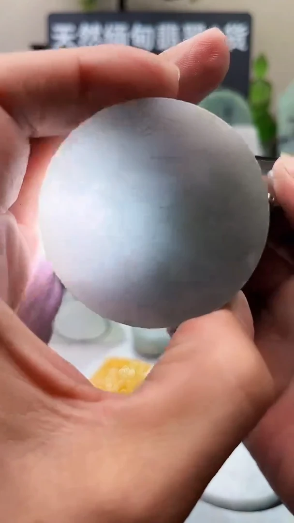 翡翠挂件未镶嵌翡翠