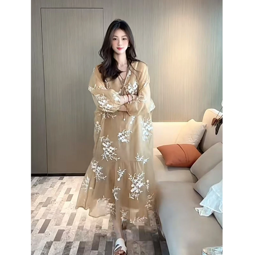 ZX6281新中式国风连衣裙女2025春夏新款宽松刺绣慵懒风长裙