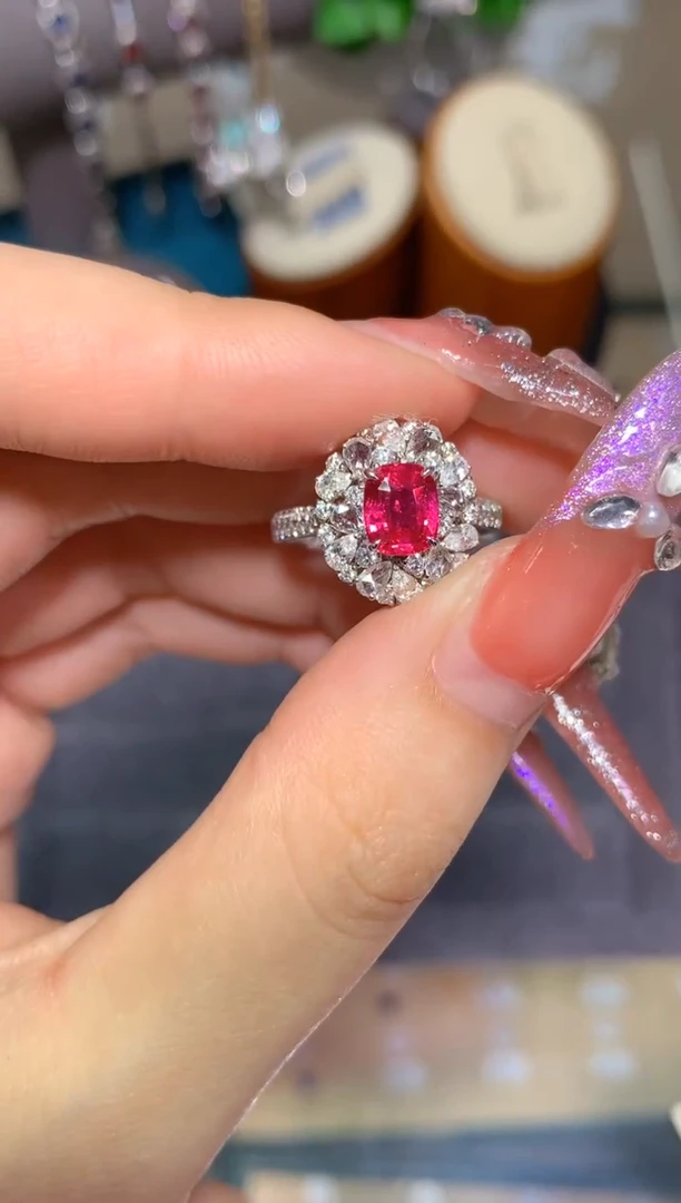 18K金镶嵌戒指红宝石1.17CT